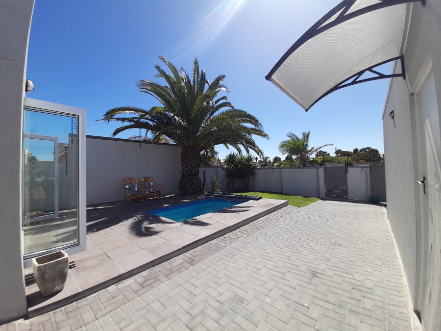 To Let 2 Bedroom Property for Rent in Sunningdale Western Cape